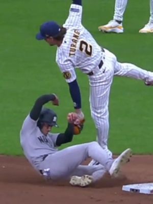 Absolutely insane stuff from Brice Turang #MLB #baseball #brewers