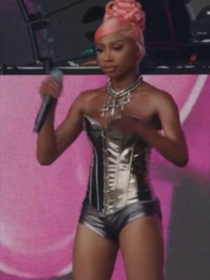 SHE WANNA TWERK ON A BOAT 🚢 @itsmstrim JOIN THE LIVESTREAM RIGHT NOW ON AMAZON PRIME & @twitch 👉ROLLINGLOUD.COM/LIVESTREAM #rollingloud