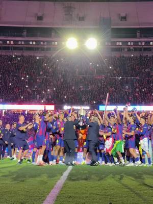 Ben amunt! 🏆 #fcbarcelona #campions 