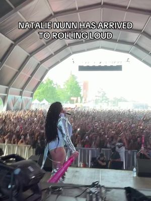 HER CROWD IS HUGEE #rollingloud #natalienunn 