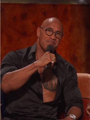 The Rock asked Kevin Hart to do WHAT #kevinhartroast 