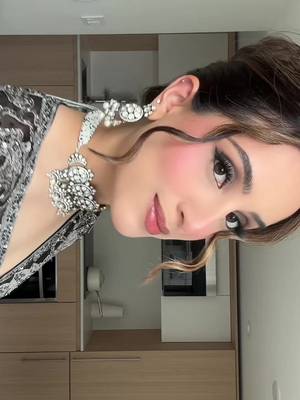 A moment for the glam 🖤 #makeup #transition #desi 