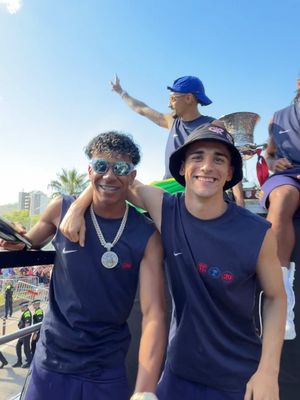 Just the lads living the dream! 🏆🕺 #fcbarcelona #barçaontiktok #barcelona #deportesentiktok 