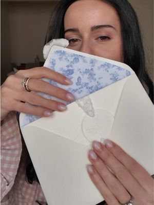 Partie 1: carrément toute une partie sur l’enveloppe ça vous indique le niveau de détails dans lequel on est allés 🥲 #faireparts #invitationmariage #mariage2026 