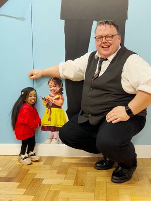 When shortest woman Jyoti Amge found herself on the wall at GWR HQ in London