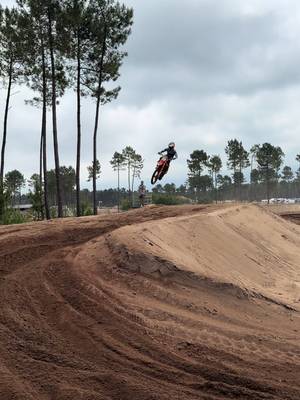 1 or 2 😎🚀 @KTM @sachacoenen19 