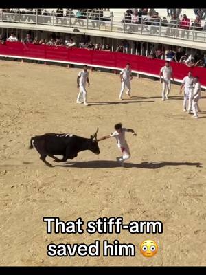 Close call 😯 (via au_coeur_du_biou/IG) #espnsocial #rodeo