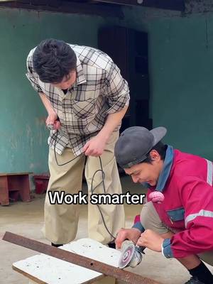 Makes it so much easier 👍 #LifeHack #smart #construction #genius (via irepublic_aktau_tm/IG)