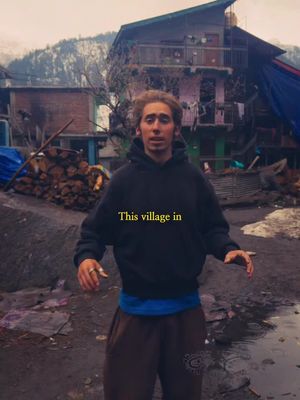 the world’s CRAZIEST firm is located in this self governing town called Malana in the state of Himachal Pradesh in India. One of the weirdest places I’ve visited for sure given that you can’t touch anyone or anything or else you have to pay a £30 fine. Mental that there’s a potential link between the locals there and Alexander the Great! Ironically is the reason why they see themselves as superior to others hence the no touching rule! They also love to dabble in dirty matcha🍁, which was a fun fact to realise while visiting :)