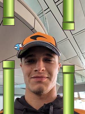 Blink if you love making TikToks 🤩 #McLarenF1 #F1 #LandoNorris