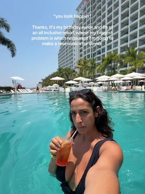 I love that life is so easy right now haha 📍Hilton Puerto Vallarta @hilton @Hilton Vallarta Riviera 