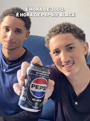 Na resenha, vale tudo por um gole de PEPSI® BLACK geladinha. TOMA ESSA INTENSIDADE!