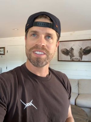 Proven decoy… 2500 Chevy #dustinlynch #turkeycall #farmlife 
