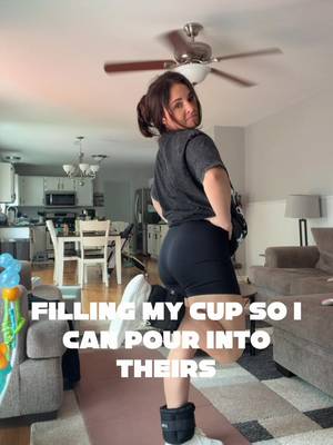 Move that body giiiiirrrrl 💪🏼🏋🏽‍♀️ #mondaymotivation #postpartum #postpartumjourney #fitness #fitnessmotivation  @Get Your Pink Back @HYDROJUG @Heather Robertson 