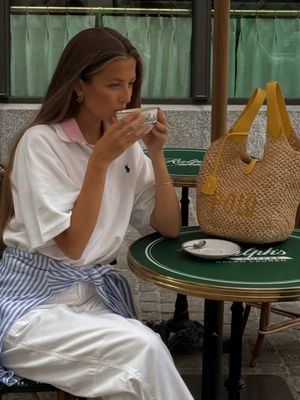 Summer for me is all about movement, colours and light fabrics that feel effortless on the skin 🤍 The new Polo Spring collection perfectly captures that feeling - especially the #PoloLinen looks and the timeless #ThePoloShirt. If you’re in Zurich, go discover the newly opened Ralph Lauren store @Ralph Lauren  #adv 