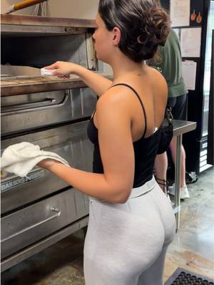 Pizza girl sizzle nation hard work makes it happen. Best bar pie in Florida @stoolpresidente Thin is in baby only at Ian and Kye’s Pizza 🍕 Stuart FL • Jensen Beach FL #pizza #girl #fyp #food #fitness 