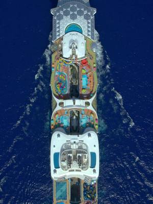 Can we get a lil commotion for Utopia of the Seas 👏 #UtopiaoftheSeas #traveltok #cruise #cruisetok #travel #vacation #bucketlist