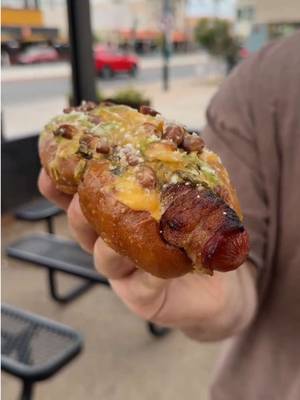 Trying burgers and more from Main Burgers in Mesa #azfoodie #phoenix #foodreview #burger #orbzeatz