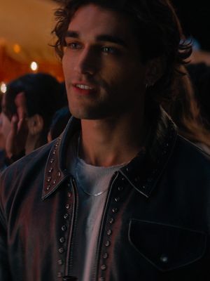 swooping in to get the girl is very garrett coded #OffCampus #TheDeal #HannahWells #Wellsy #HannahGarrett #EllaBright #BelmontCameli #BookTok