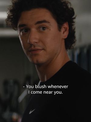 highkey caught blushing 🤭 #OffCampus #TheDeal #HannahWells #Wellsy #HannahGarrett #EllaBright #BelmontCameli #BookTok