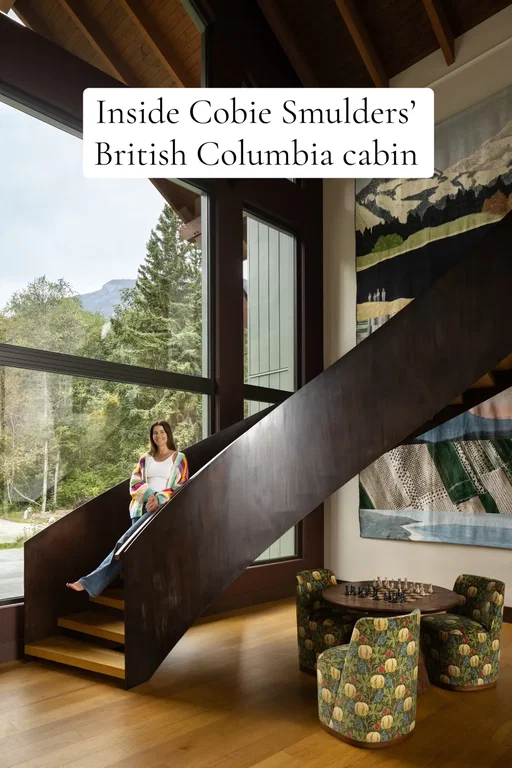 “I always said to myself, if I ever get lucky enough to be able to build my own home, I want her to be my architect,” says Cobie Smulders of Elizabeth MacKenzie, who she eventually did hire to craft her dream family cabin in British Columbia. The home is big enough for Smulders and her husband, Taran Killam, to host friends and family, but sleek enough to blend into the landscape. Tour the character-driven home at the link in bio.