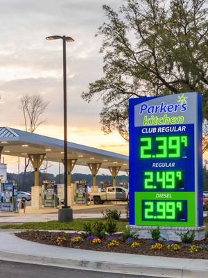 Sometimes doing things differently means fighting for what you believe in.  When Greg introduced fuel discounts through the PumpPal Debit program, it challenged the industry and sparked a legal battle that would change fuel pricing in Georgia forever. What started as one bold idea became millions of dollars saved for our customers over the years. Part 3 | 50th Anniversary Series #Parkers50 #ParkersKitchen 