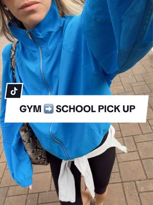 If you’re like me and have about 3 mins to go from the gym -> school pick up/errands, my solution is this exact outfit  @lululemon #lululemoncreator #ad #momstyle #styleover30  