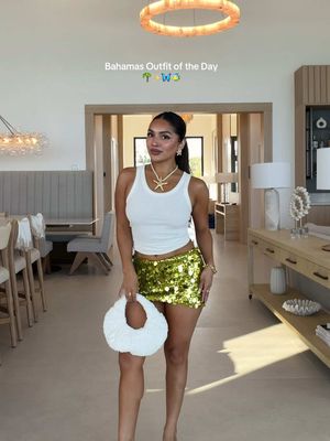OOTD in Bahamas  Outfit: @Edikted  Bracelet: @Brook & Bloom Jewelry  Necklace: @Ettika  Shoes: @MISS LOLA OFFICIAL  Bag: @Naked Wardrobe  Earrings: @Fashion Nova  #OOTD #vacationoutfits 