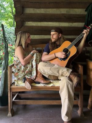 Baby look around here. That’s as good as it gets.  #countrymusic #country #acoustic 