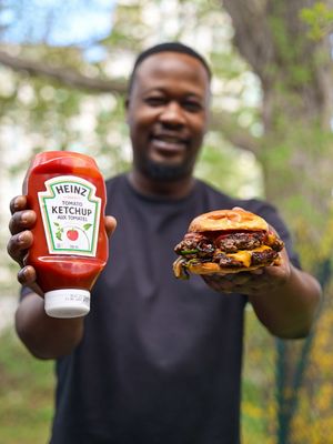 #ad Backyard Jalapeno Smash Burger!  Double smash patties, cheddar cheese, butter-toasted brioche buns, jalapeños and shaved onions — and to tie it all together, Heinz. This is what I mean when I say a burger shouldn’t be complicated. Just proper ingredients treated right, no overthinking. And for me, no matter how I build it, Heinz is always that finishing touch. It’s what brings everything together and turns it into a proper burger. #HeinzKetchup #HeinzSummer @Heinz Canada 