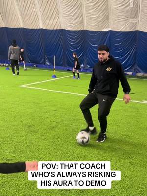 If coach can’t do it, how’s he gonna teach it? 😅🎯 Top bins only. Setting the standard every session. 📲 Contact us: 🌐 AbsoluteFootballTraining.com 📧 info@absolutefootballtraining.com 📩 DM us @absolutefootballtraining @coachabz_  #canadasoccer #torontosoccer #demo #footballtraining #soccerlife 