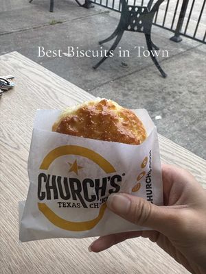 The way these biscuits kiss my lips 👄  Bless @Church's Chicken for the free honey butter biscuit today.. Pls sponsor me I want more biscuits🤭 #contentcreator #ugc #ugccontentcreator #Foodie #toronto