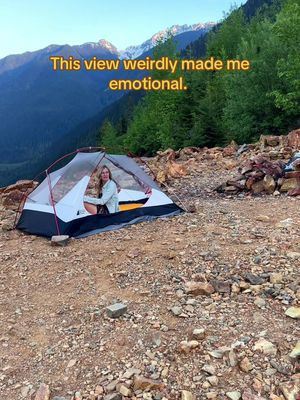 I know this sounds dramatic… but this view genuinely made me emotional 🥹 Have you ever had a place make you feel like that? #beautifulbritishcolumbia #vancouvercreator #canadianinfluencer #travelcanada #travelinfluencer 