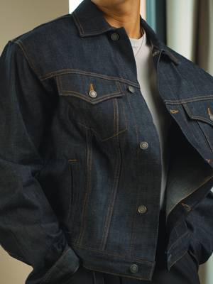Exposing Affordable Clothing Brands You Have to Know About! Because we’ve all wasted money on overpriced pieces that were not worth it. so let me put you on. this brand creates high quality basics without the premium markup. From heavyweight hoodies to sweaters and denim, they have a huge selection in many colourways,  and the best part is that you’re buying it straight from the factory so there’s no extra costs. if you’re interested, this is Velour Garments. like and follow for more fashion videos