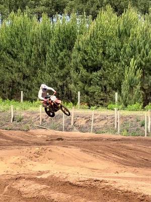 Jumping around ✊🏻 @KTM @lucascoenen 