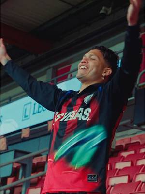 Absolute chaos 😭   Make sure you stay in your seats on Tuesday because you could win one of our limited edition @Las Vegas jerseys that are SOLD OUT 🌟   Just make sure you can catch better than Eva and Rayan 🤣🙏 #afcb #PremierLeague #football #lasvegas #fyp