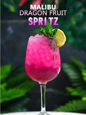 Comment the next cocktail you want me to make — the most liked comment, I’ll make! 🍹🔥 Malibu Dragonfruit Spritz 🌴🐉 A delicious spritz perfect for a hot summer day! Recipe: • 1 slice dragon fruit • 1.5 oz Malibu • 1/2 oz lime juice • 1/2 oz honey syrup • 3–4 mint leaves • 3 oz Prosecco #malibu #dragonfruit #spritz #summercocktails #cocktailrecipe