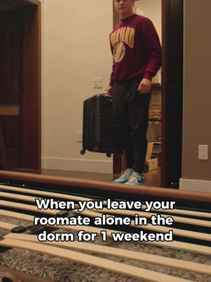 It’s always the 3 day weekend too 🤦‍♂️ #readtheroom #joshrichards #sketchcomedy #dormlife 
