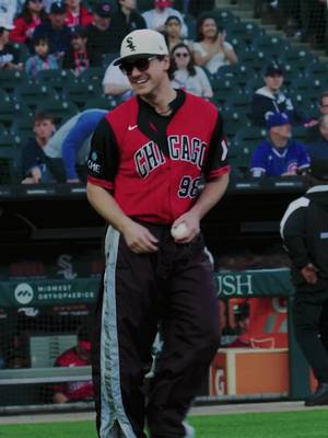 Here's 𝘛𝘩𝘦 𝘋𝘦𝘢𝘭, Belmont Cameli is a Sox fan #BookTok #offcampus #MLB