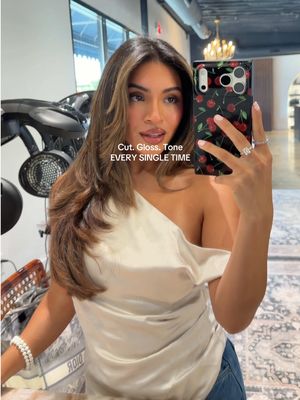 Cut. Gloss and Tone at Salon Social in Dallas. I go to Christen 🫶🏽 #haircut #dfwhairsalon 