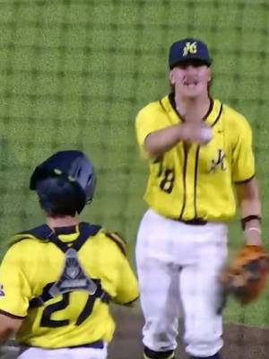 Emotions boiled over as the No. 1 JUCO team’s 41-game winning streak came to an end #baseball #college #juco #emotions 