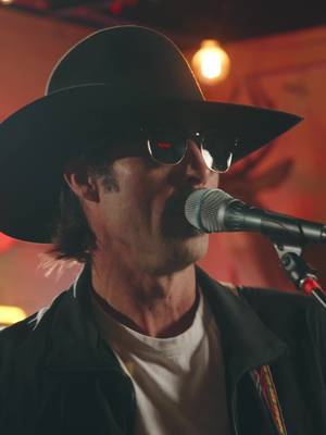 Let’s turn the weekend up a bit. “Let The Big Dog Eat” live from the latest @turtleboxaudio Box Session. Streaming now from our new album ‘They Call Us The Lucky Ones.’ Catch the full set on @YouTube or at link in bio.