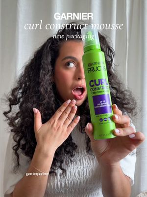 deflated curls → curls with personality again!!!!! the internet me influenced ngl #GarnierPartner 