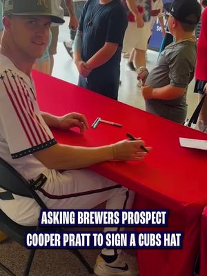 Anything for the fans #MLB #baseball #brewers #cubs 