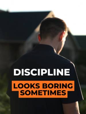 A lot of people make money just to look successful. -The car. -The watch. -The lifestyle. The right environment changes how you think about success. Comment “LOCKED IN” if you relate.