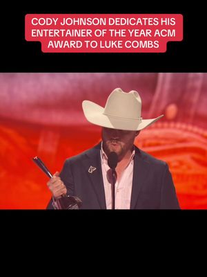 Legends supporting legends 🤝 #bootsandhearts #codyjohnson #acmawards #countrymusic #lukecombs 