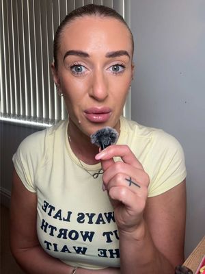 Hollyland A1 microphone giving the best sound quality for my content 🎤 🔊 🔗 in bio #hollyland #wirelessmicrophone #LARKA1 #contentcreator #mumsoftiktok 