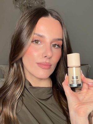 The new @makeupforever Balancing and Perfecting Foundation is approved for EVERYONE at the wedding ✅  Available now at @sephora #makeupforeverpartner 