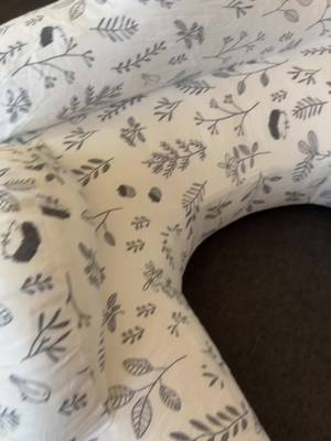 #nursingpillow #breastfeeding #breastfeedingpillow #breastfeedingjourney #newbornessentials 