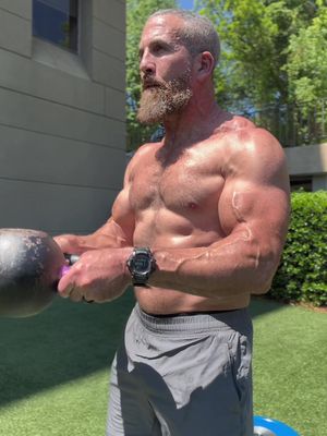 1 Move. 2 ways to get it done. Which one is harder? #core #shoulders #biceps 